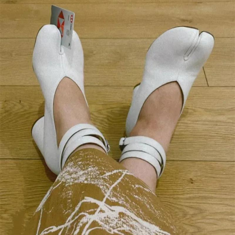 Vintage Spring Fashion Slipt Toe Tabi Women Pumps Chunky Round Heeled Ankle Strap High Heels Patent Leather Party Shoes