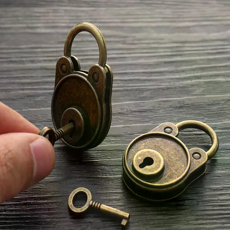 Vintage Padlock Old Style Lock Notebook Luggage Belt Antique Bronze Plated Padlock With Key Suitcase Locks Hardware