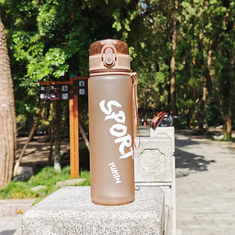 500ml Tragbarer Plastik-Teetasse für Männer Frauen Große Kapazität Outdoor Sport Weltraum Wasserbecher
