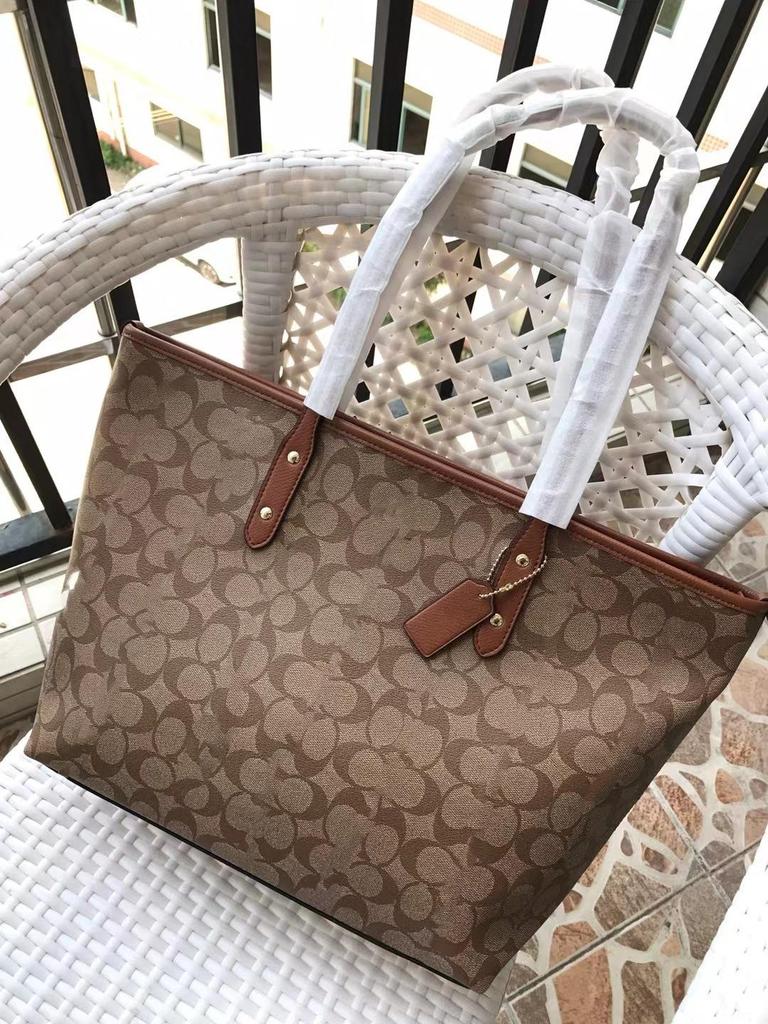 Classic Minimalist Dumpling Shoulder Tote with Metal Zipper