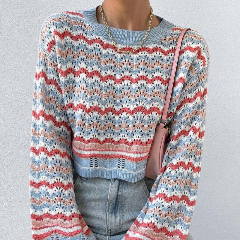 

Женский вязаный пуловер с круглым вырезом в контрастную полоску