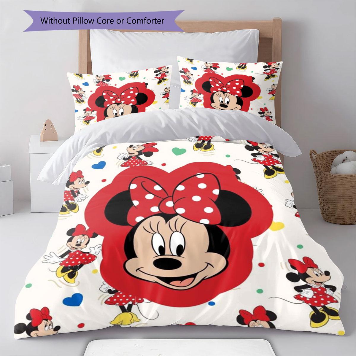 

Retro-style collage Mickey Minnie print bedding set – the perfect choice for decorating a child s bedroom. Warm and comfortable 135x200cm