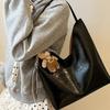 Spring texture fashion bag large capacity bag women's new armpit bag trendy simple shoulder crossbody tote bag