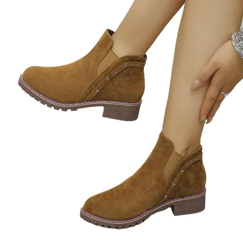 

Модная обувь для женщин 2024 года, модные женские сапоги без застежек, осенние сапоги с круглым носком из цельного флиса, короткие сапоги на толстом каблуке, римские сапоги большого размера 43 коричневый