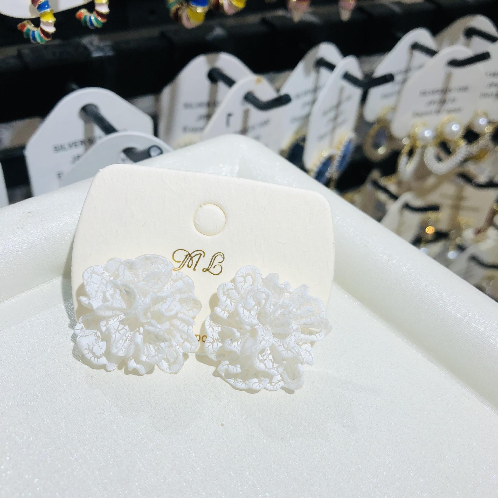 

Fashion Camellia Flower Earrings for Women Jewelry Trending Women s White Pink Red Fowers Earrings for Women Girls Jewelry Gifts білий