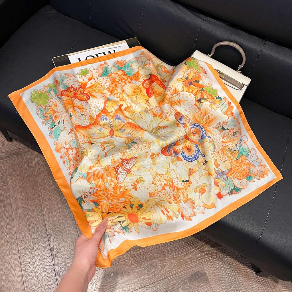 Simulated silk women's small square scarf, Korean cashew nut leopard print small silk scarf, headscarf, four-season scarf, professional scarf.