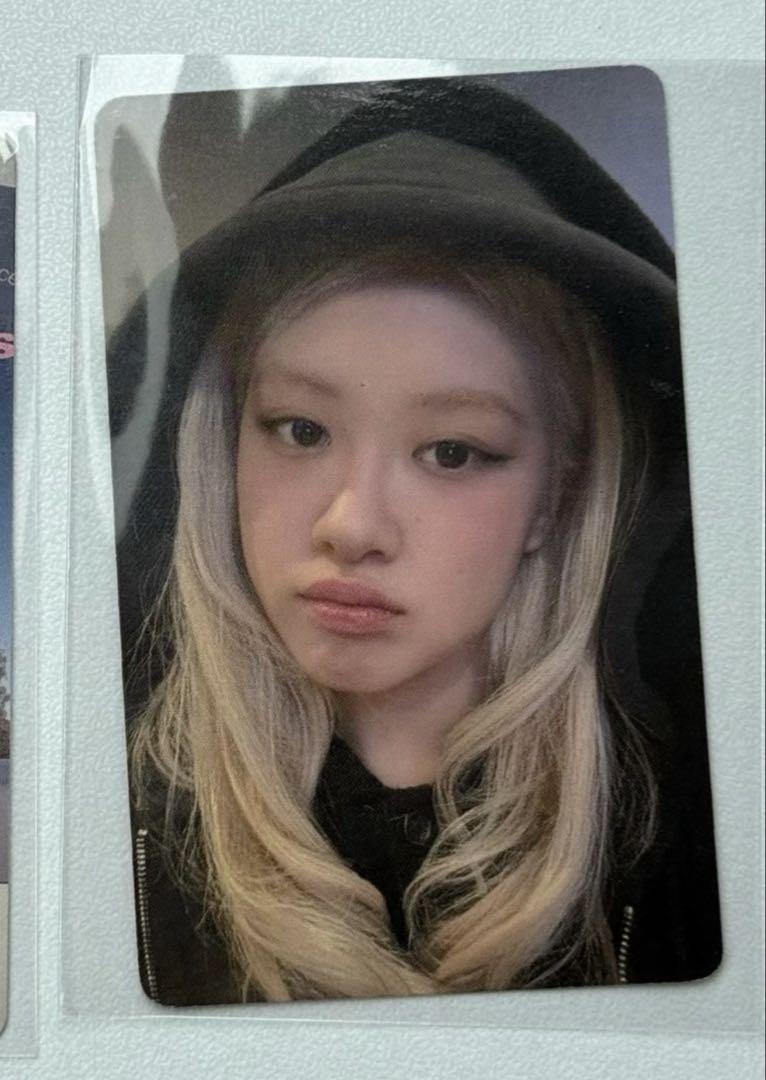 

[Б/У] BLACKPINK Розэ Рози Накаяма Поп-ап Торговая карточка A