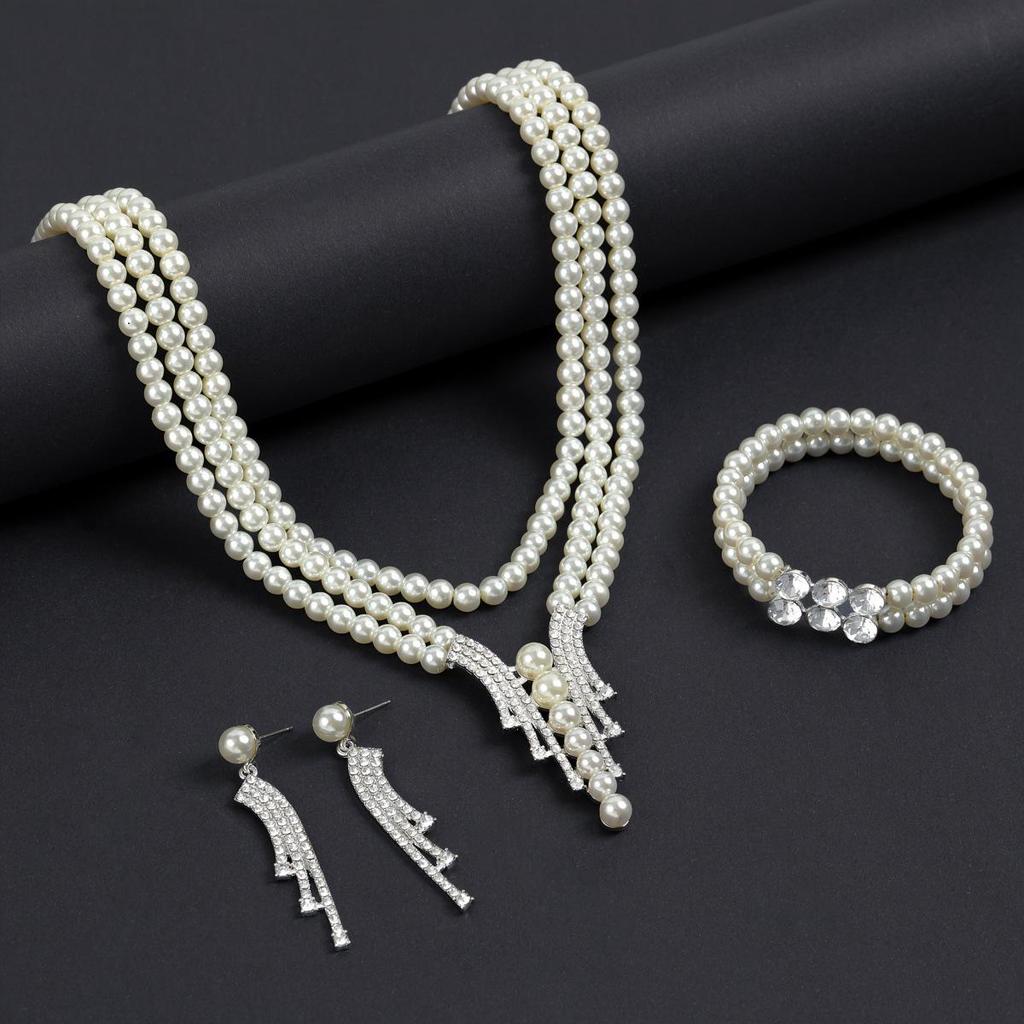 Trending European & American Pearl Jewelry Set: Necklace, Earrings, and Bracelet for Weddings & Evenings