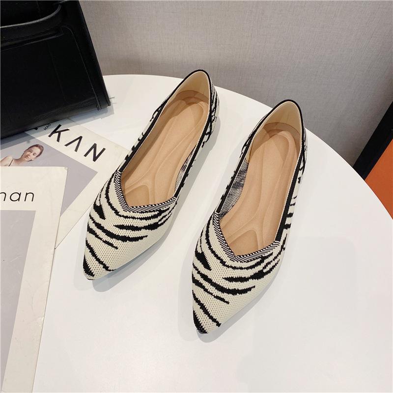 New fly-woven women's shoes pointed tip breathable flat-soled single shoes knitted comfortable soft sole casual