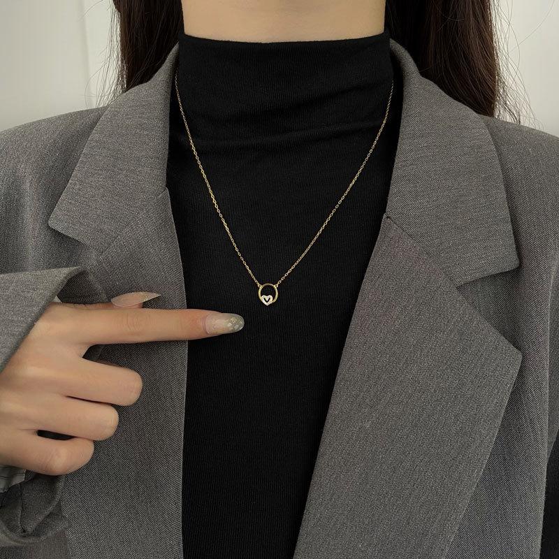 Sweet Little Heart Ring Necklace, Small Pendant, Stylish and Trendy New Year's Collection, Collarbone Chain