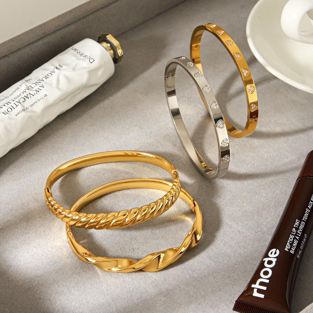 Twisted bangle, statement personality jewelry, Instagram style titanium steel diamond-encrusted heart bracelet accessory