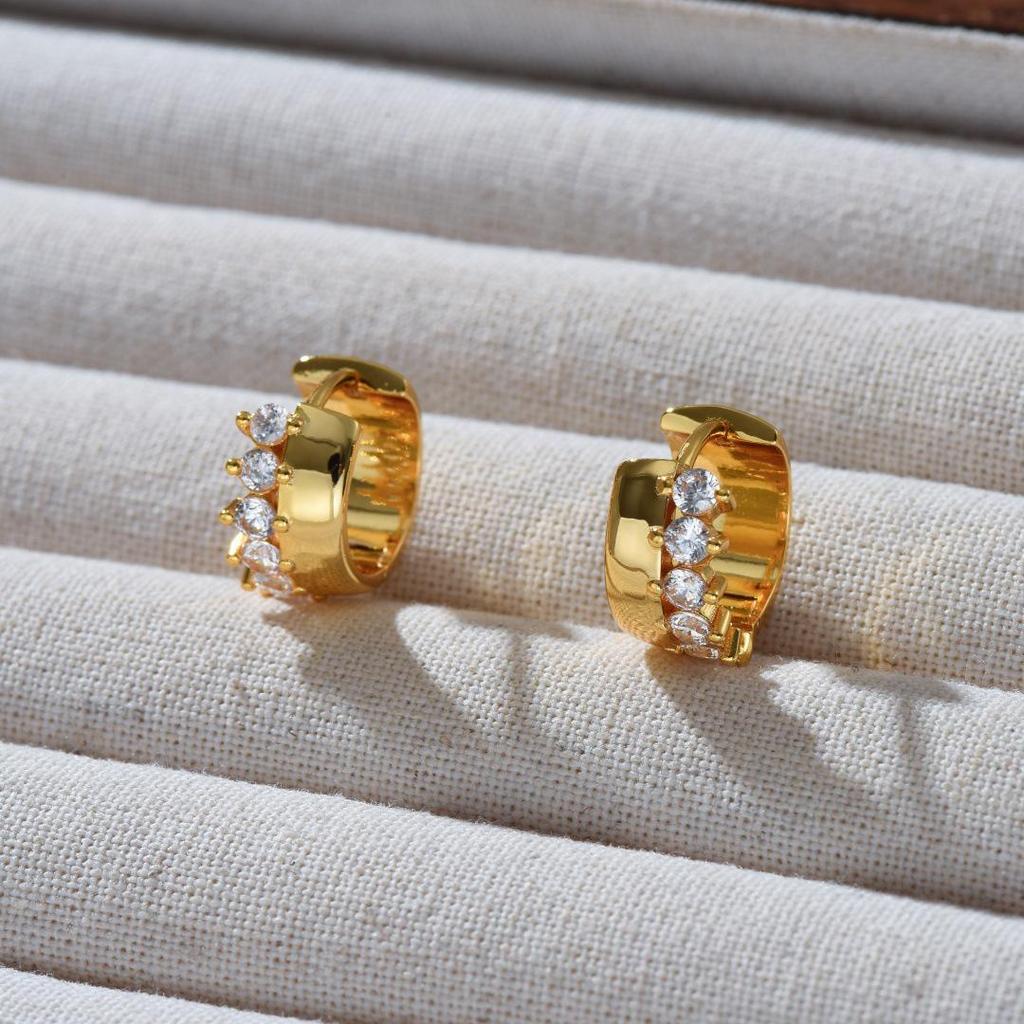 Niche High-End Zirconia Inlaid Metal Ear Cuffs - Vintage European & American Light Luxury Style Earrings