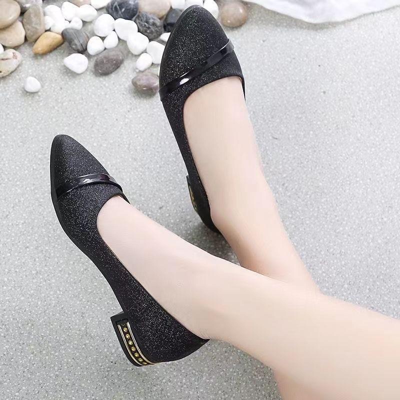 

Одиночная обувь женская летняя новая женская обувь мягкая подошва мягкая поверхность женский толстый каблук новые сандалии остроносые низкий каблук Дуду одиночная обувь универсальная 40 чёрный