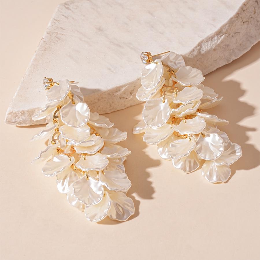 Elegant Pearl Petal Tassel Earrings - High-End, Versatile Design with a Touch of Luxury