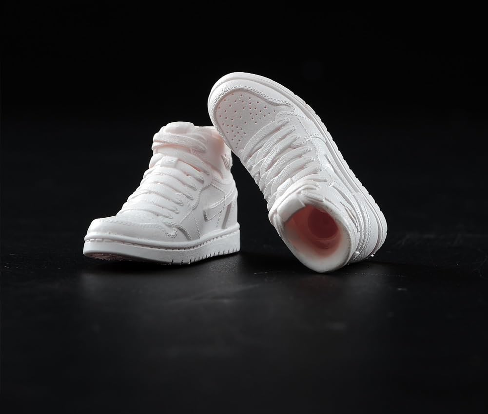 

Toy Hobby [TOYBARJAPAN] 16 Scale Figure Accessory: White Spots High-Top Sneakers (Body, Head, and Outfit Not Included) (For Male Figures)