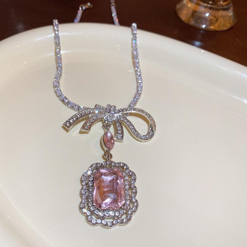 Elegant Zircon Geometric Flower Jewelry Set: Luxury Necklace & Stud Earrings