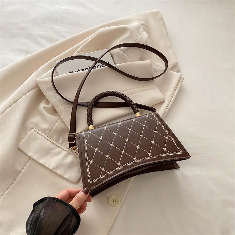 

Simple fashion retro small square bag women s 2024 summer new fashion casual shoulder bag popular casual messenger bag