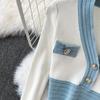 Herbst und Winter V-Ausschnitt Kontrastfarbe Schlanker Strickpullover Oberteil Hohe Taille A-Linie Faltenrock Mode Zweiteiliges Set