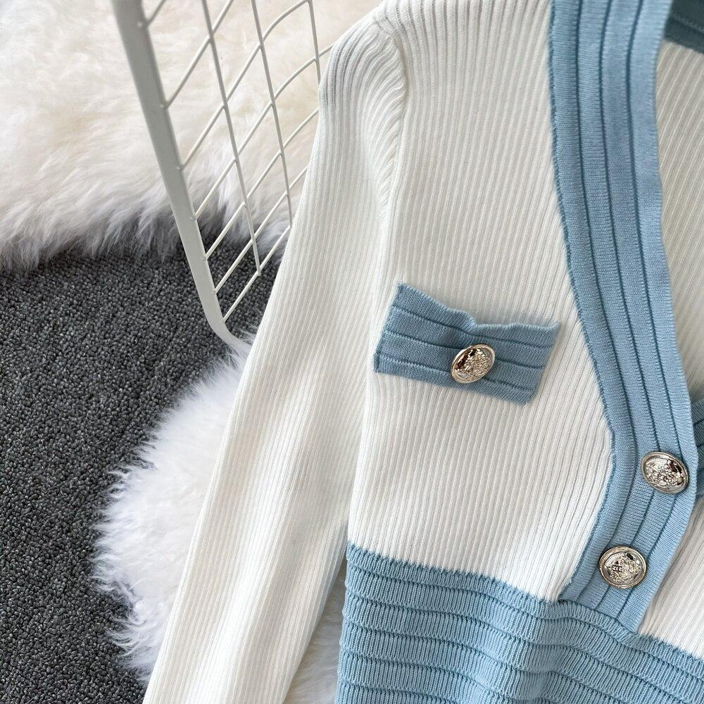 Herbst und Winter V-Ausschnitt Kontrastfarbe Schlanker Strickpullover Oberteil Hohe Taille A-Linie Faltenrock Mode Zweiteiliges Set