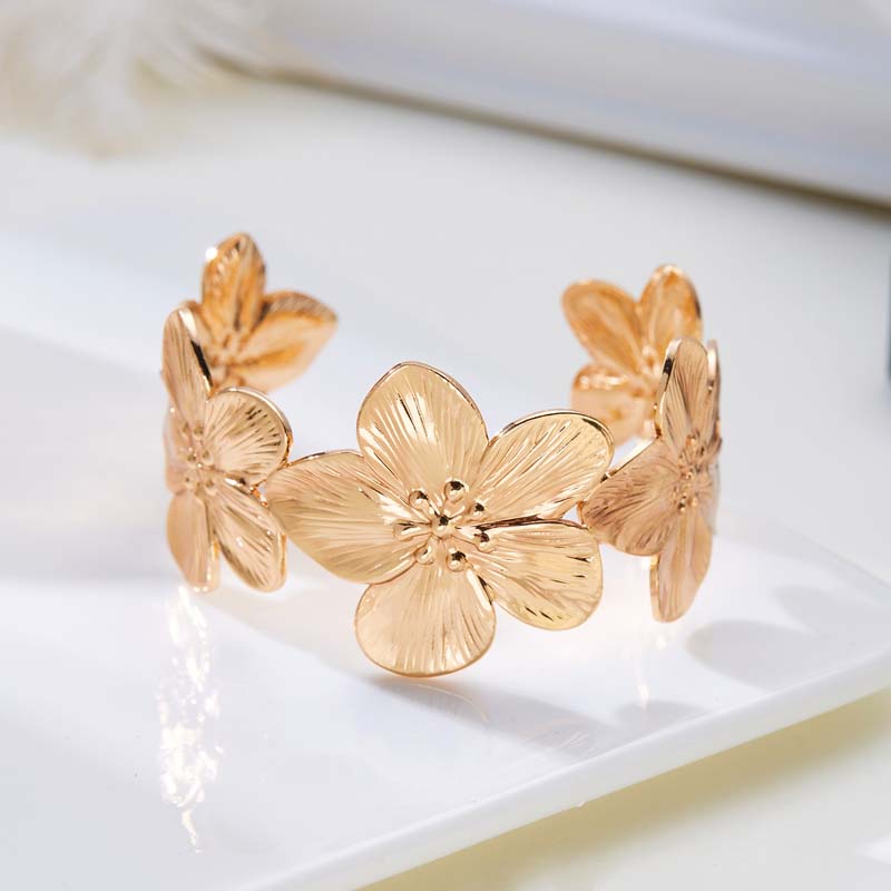 Vintage Gold Color Butterfly Flower Wide Bracelet For Women Men Punk Metal Open Adjustable Bracelet Jewelry  New