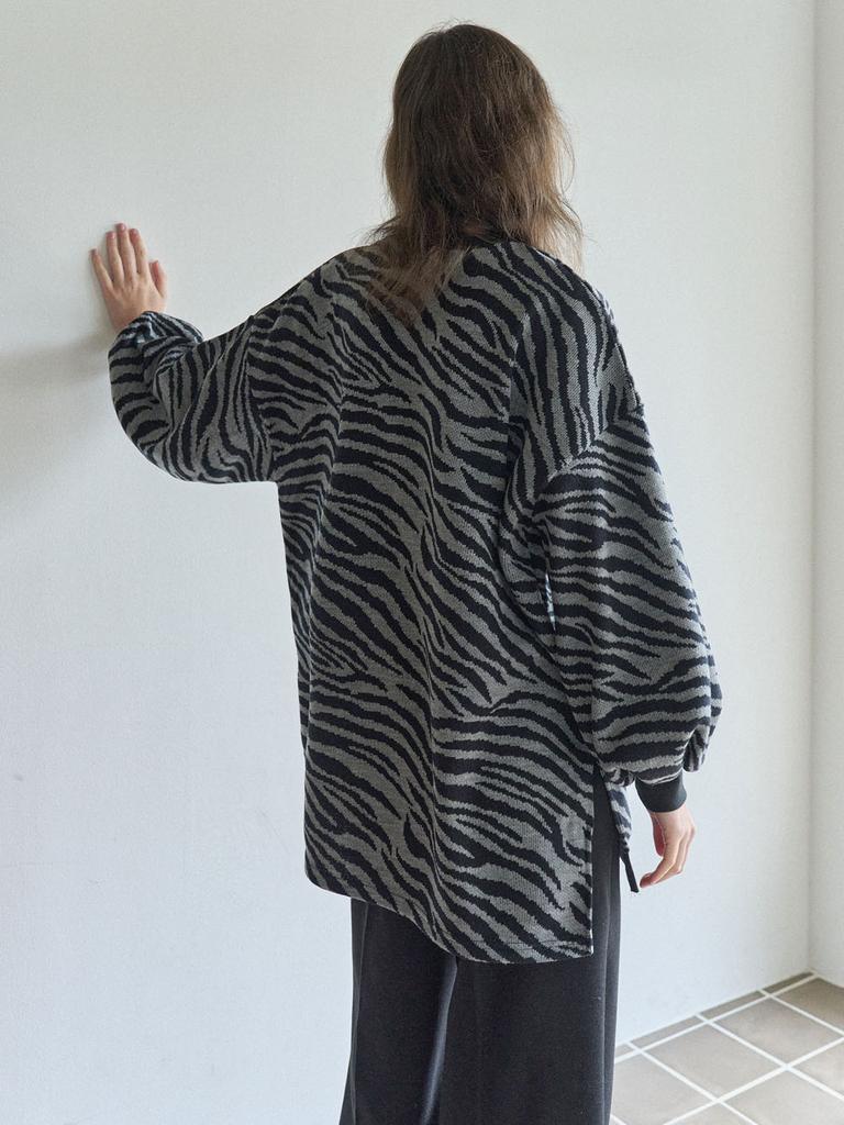 AVANT-G Zebra Oversize Knit - Gray