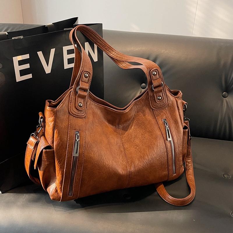 Retro women's bags, versatile fashion bags, rivets, high-end sense, large capacity, single shoulder, hand-held underarm, crossbody commuting