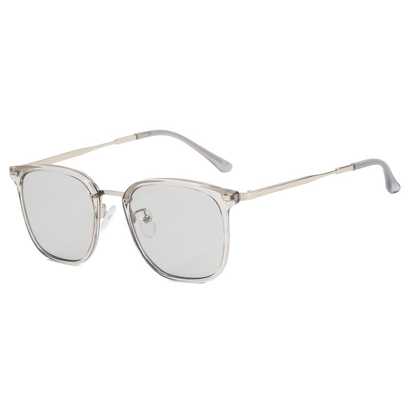 Fashion Rivets Decoration Sunglasses Women Square Shape Anti-Glare Sun Glass For Men European American Style Female Sunglass