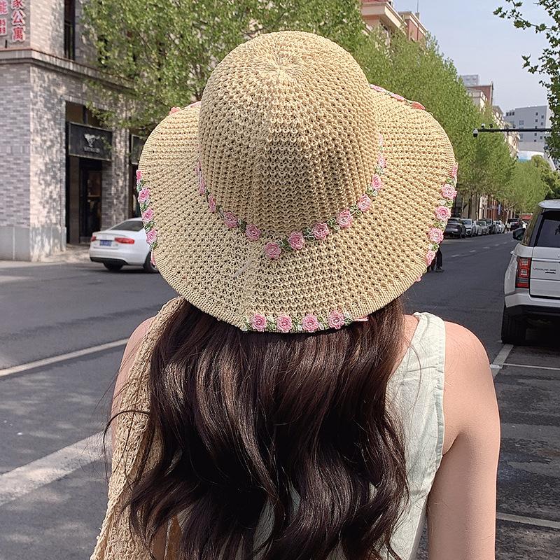 Women's Summer Floral Straw Hat Country Style Beach Vacation Hat Wide Brim Face Slimming Sun Protection Hat for Outdoor Beach Trips Lightweight