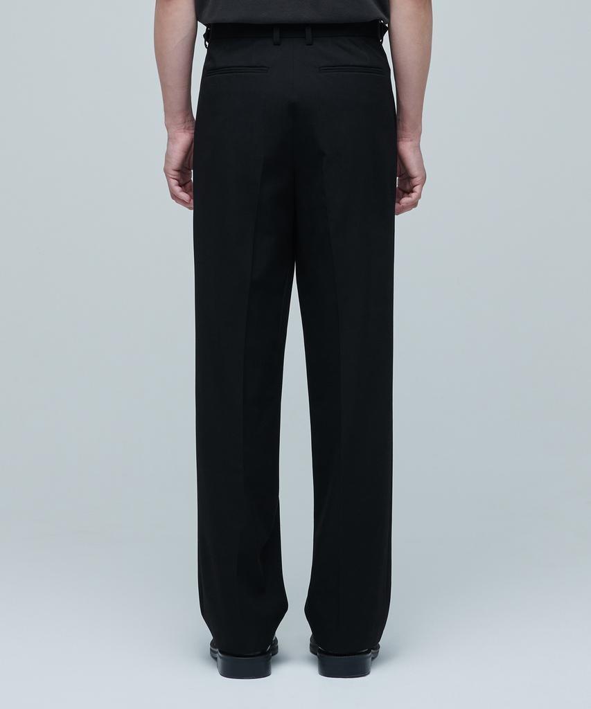 MUSINSA STANDARD Side Adjust Two-Tuck Wide Slacks [Black]