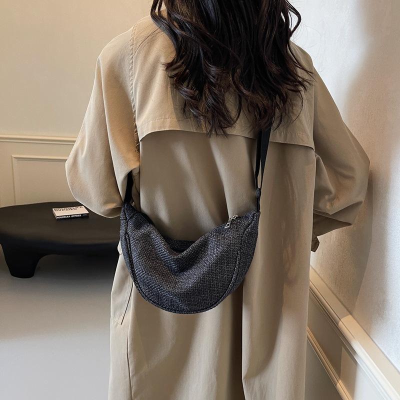 Large capacity casual simple dumpling bag women's autumn fashion popular shoulder bag solid color versatile messenger bag