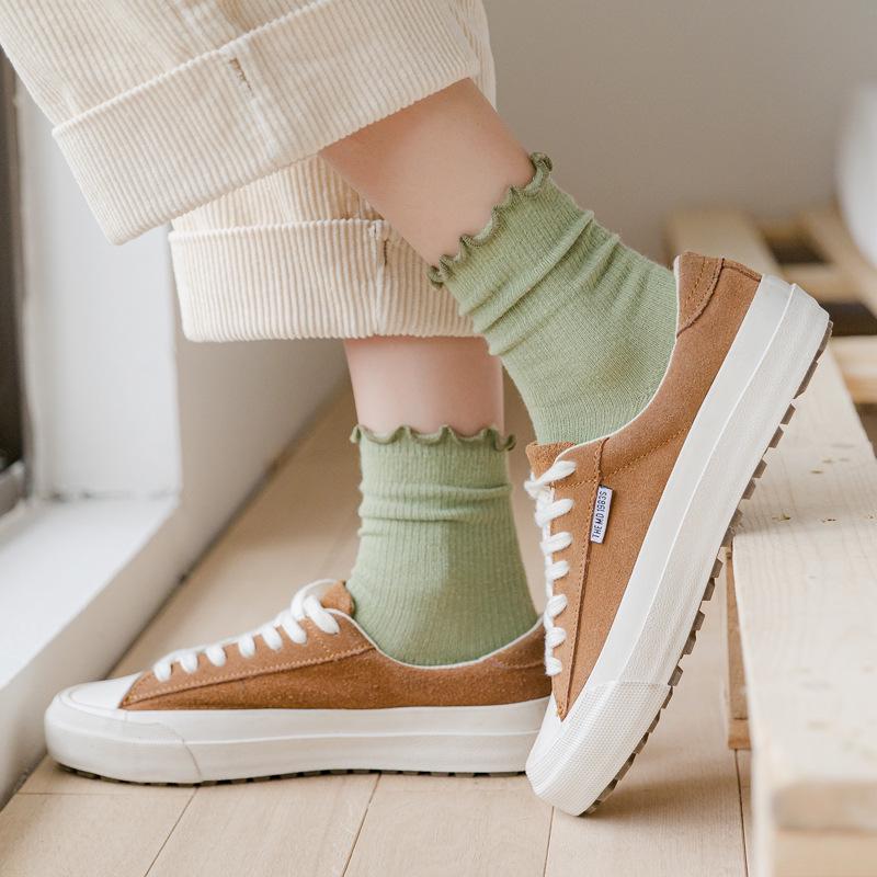 Women's Japanese Style Black Lace-Trimmed Mid-Calf Cotton Socks - Cute Slouchy Autumn/Winter Solid Color Trendy Long Socks.