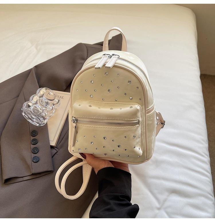 

Рюкзак, инкрустированный бриллиантами, лето 2025, новая однотонная сумка, популярная модная универсальная ребристая маленькая сумка-рюкзак для женщин