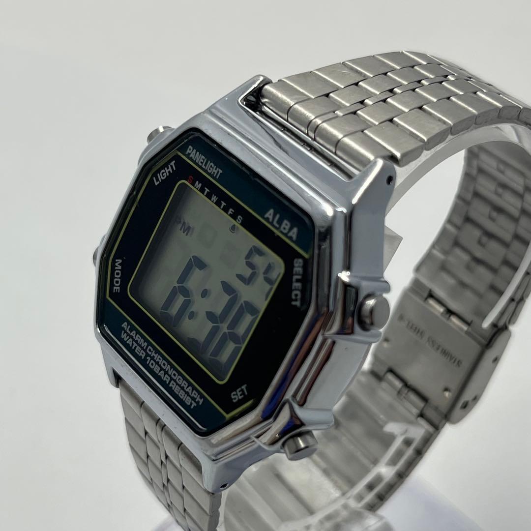 ALBA 10BAR W136-4A20 Digital Silver Square Y2K