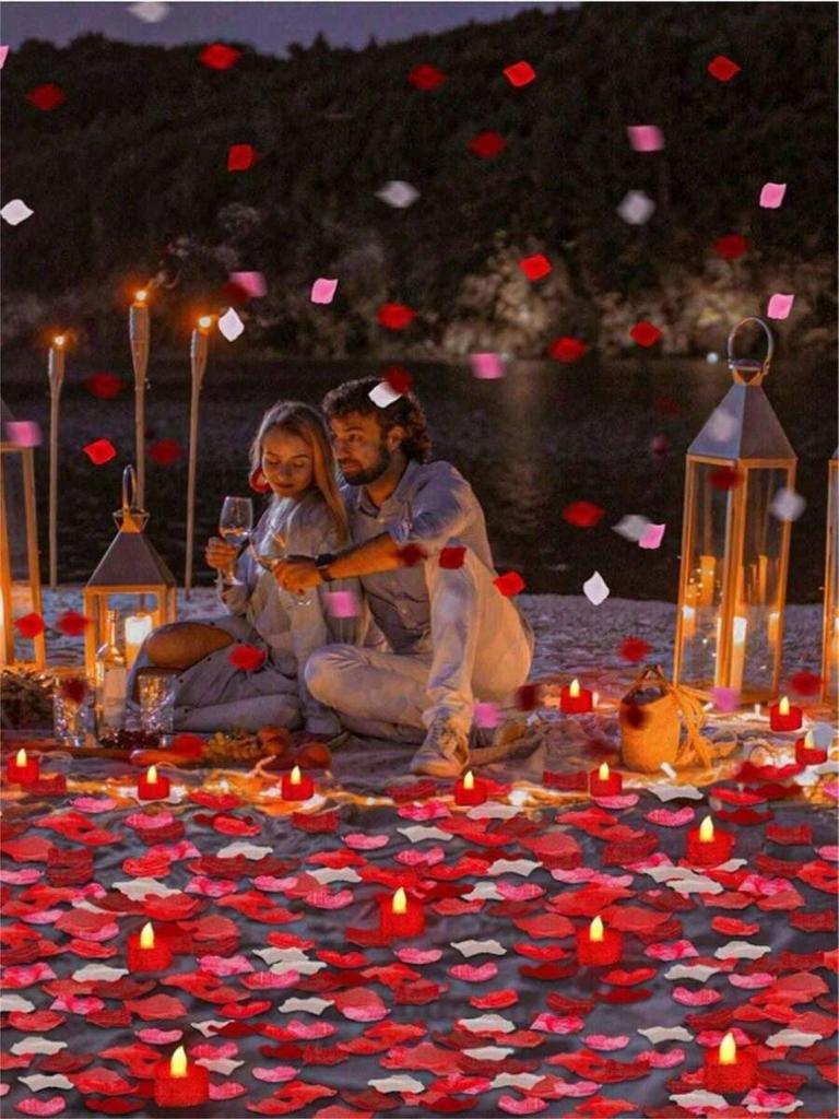 24pcs Heart-Shaped LED Candles, Flameless Petal, Romantic Love LED Tea Lights, Suitable for Romantic Nights, Valentine's Day