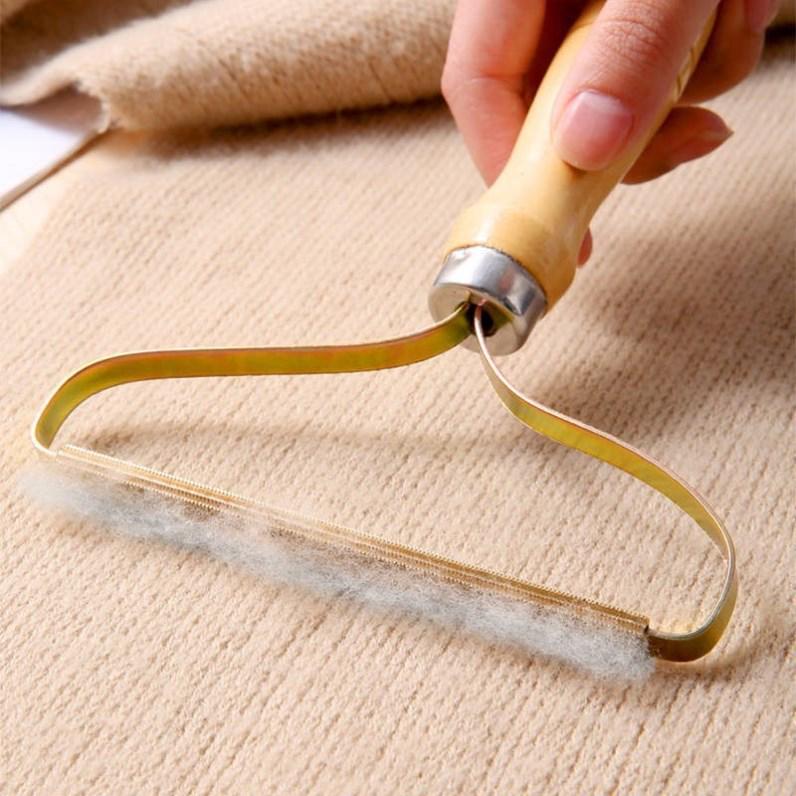 Copper-Plated Metal & Wood Handle Lint Shaver - Manual Pilling & Hair Remover Roller