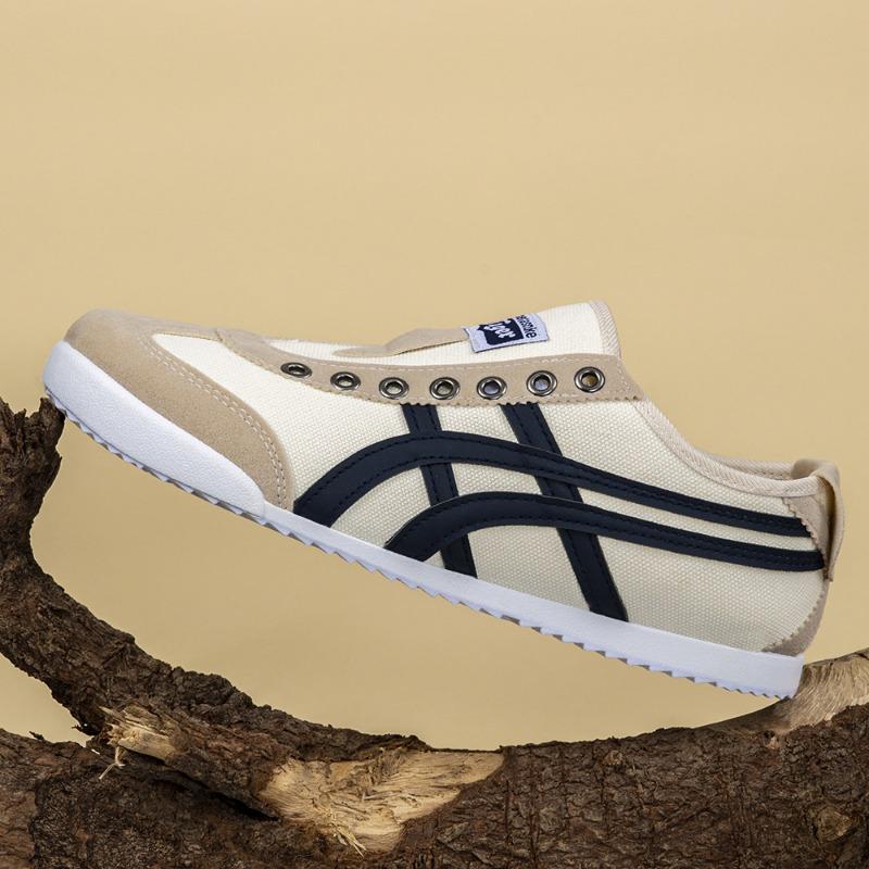 Frühling und Sommer vielseitige neue Freizeitschuhe Mode Ein-Pedal Herren Herren Canvas vielseitige Board-Schuhe