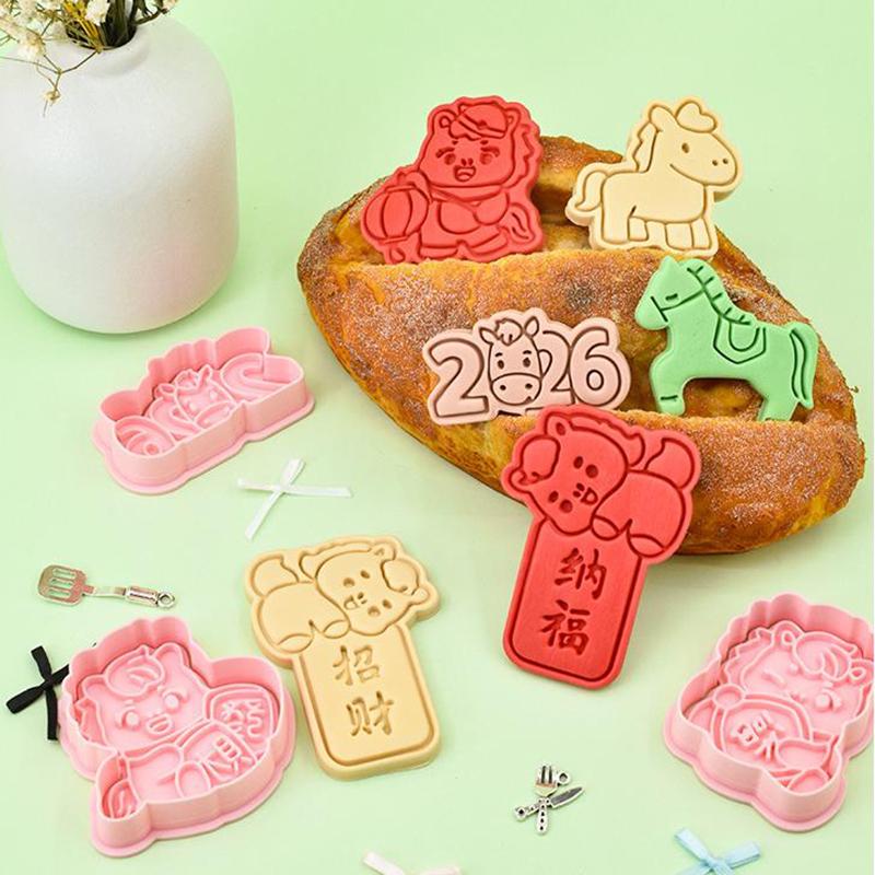 Year Of The Horse Cookie Cutters Chinese New Year 3D Cartoon Horse Shape Pressable Biscuit Mold Cookie Stamp Kitchen Baking Tool