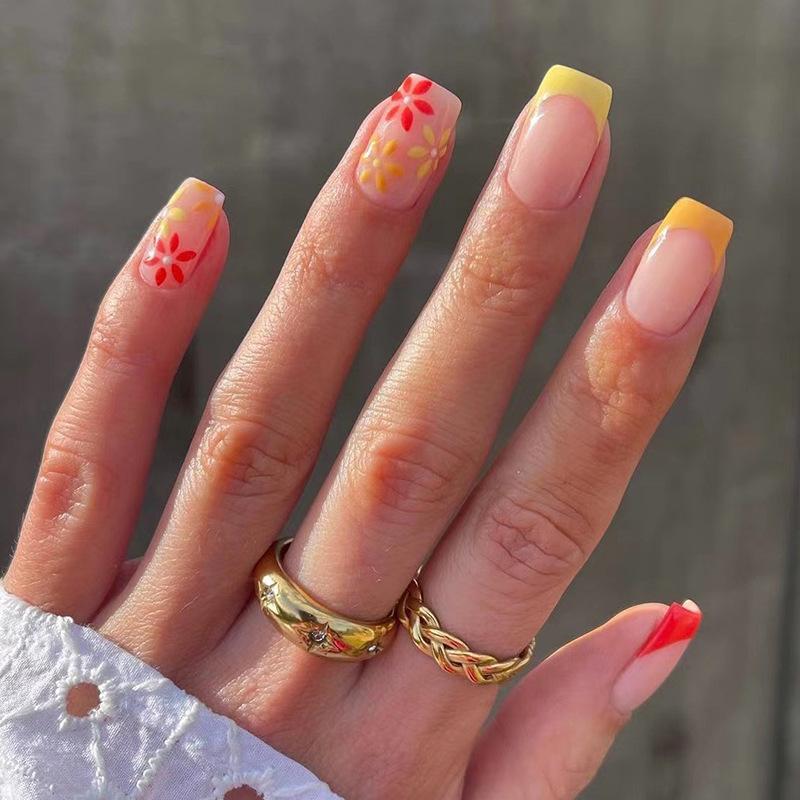 Wearing nail art, simple flower wearing nail art, French three-color nail art patch nail art
