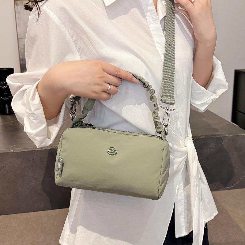 Niche portable pillow bag women's shoulder bag multi-layer nylon bag leisure sports messenger bag
