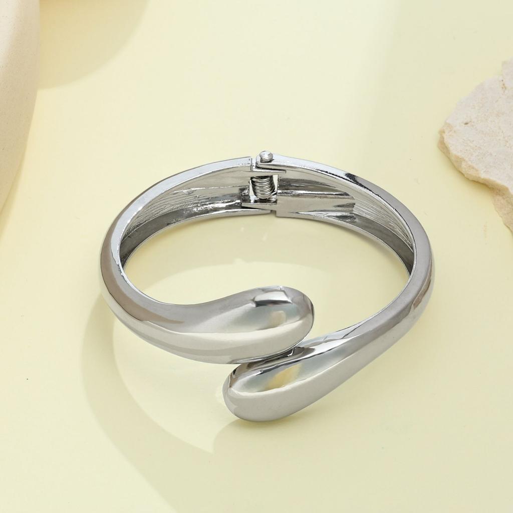 Bracelet INS Minimalist Irregular Wave Jewelry Metal Glossy Bracelet Ladies Jewelry
