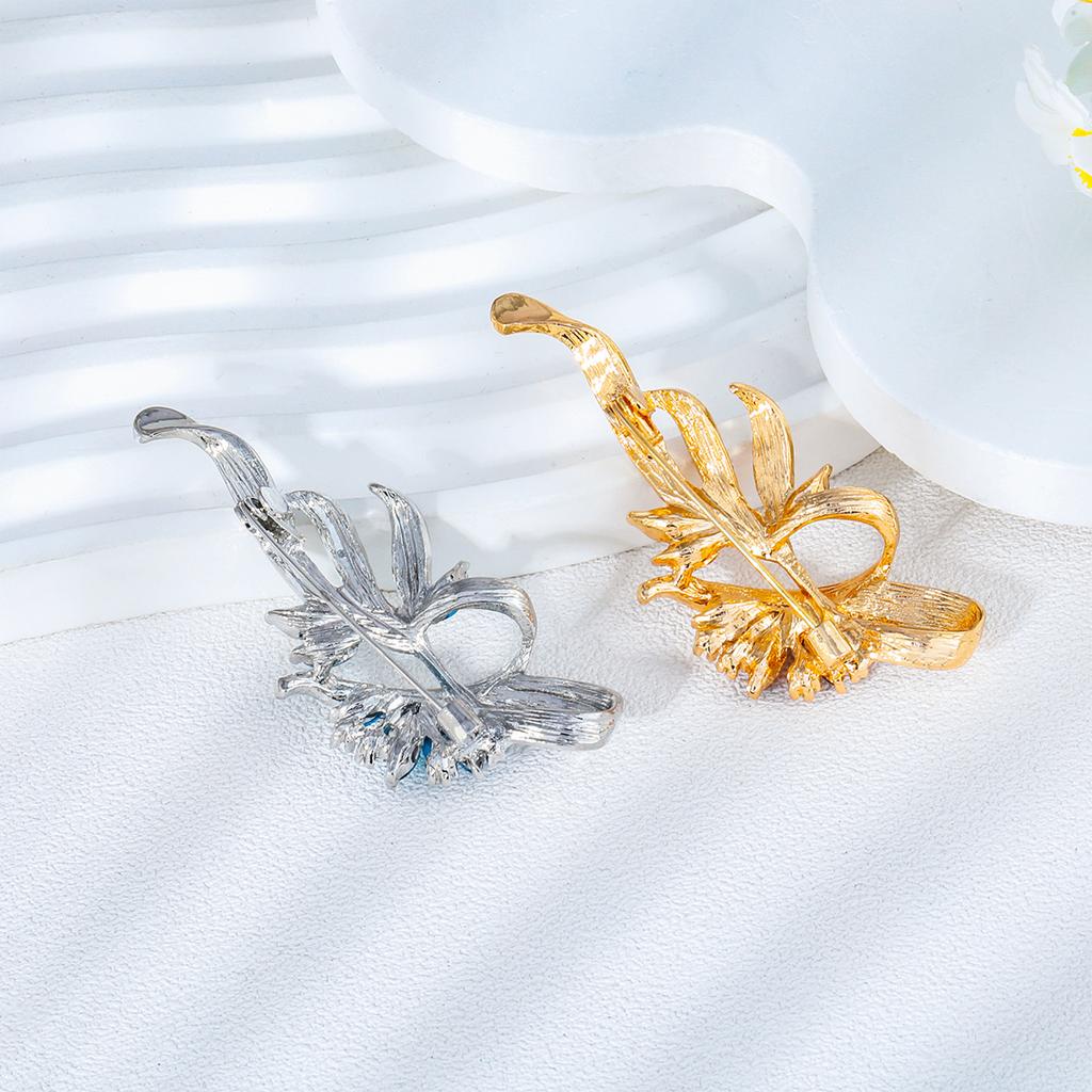 Fashion Women's Crystal Brooch Multi-Diamond Coat Chest Decoration Party Wear Jewelry Young Pin