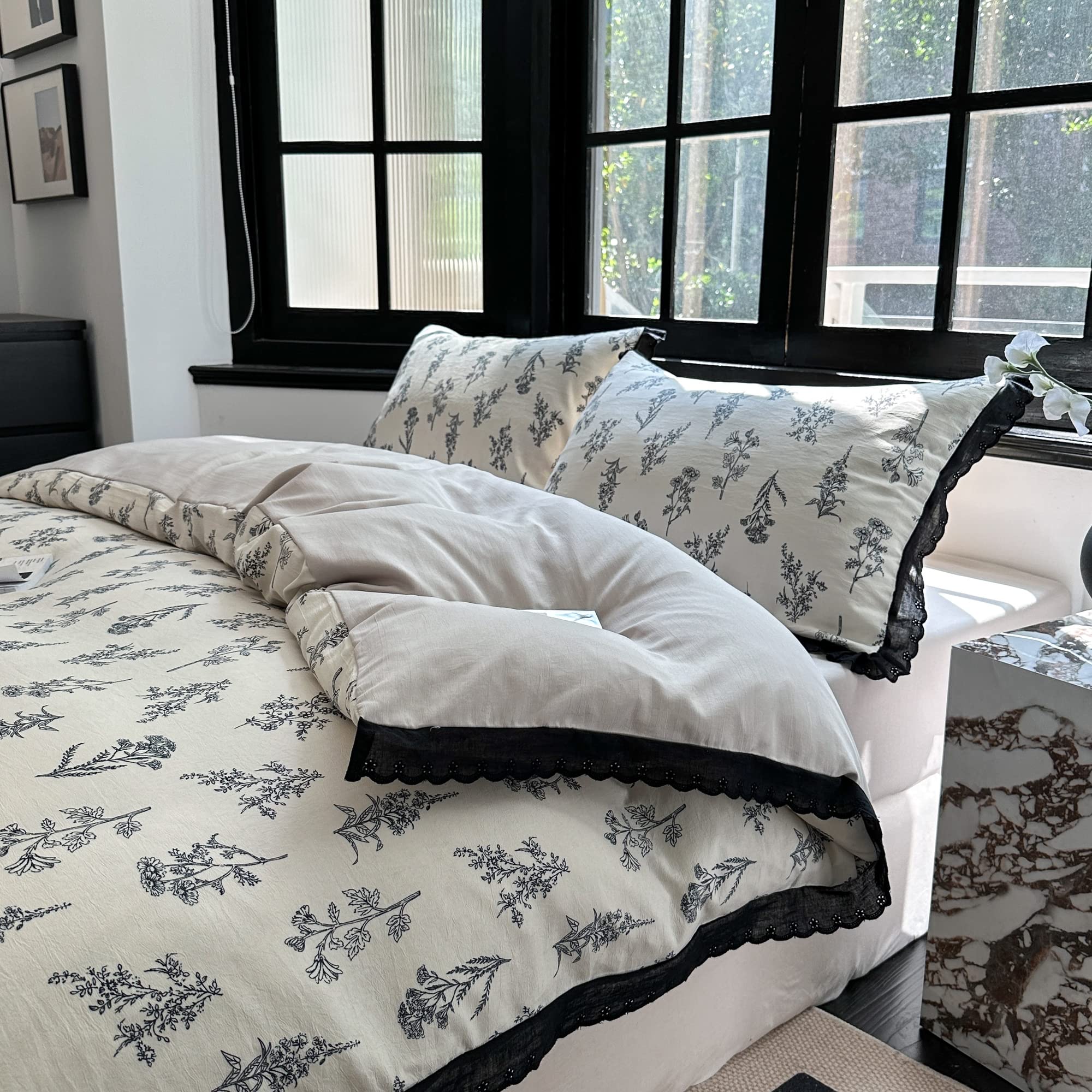 

BUKAROOM Duvet Cover Ruffled Double Zipper Duvet Suitable for Western and Japanese Style Fitted Lightweight and Stylish Floral Black Cover [Double чёрный