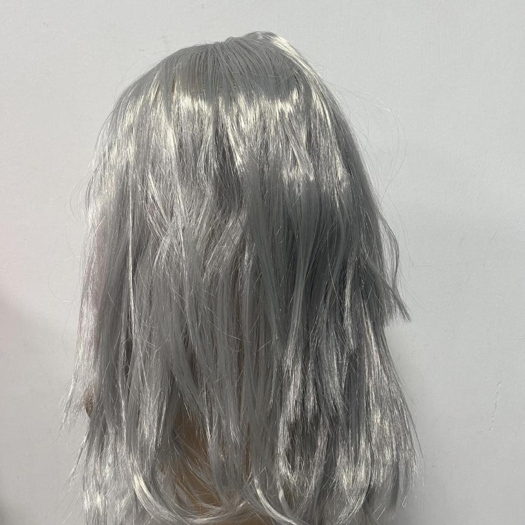 Maschera in lattice da vecchia con capelli bianchi