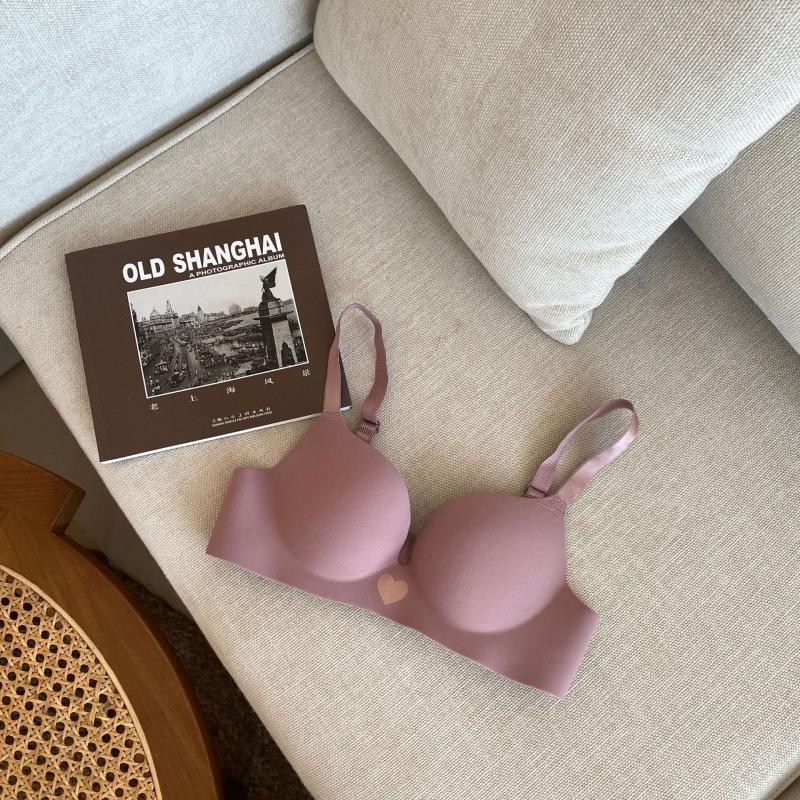 

Безшовний бюстгальтер пуш-ап без кісточок для дівчат - Запобігає провисанню, три ряди гачків та петель. 36/80AB фіолетовий