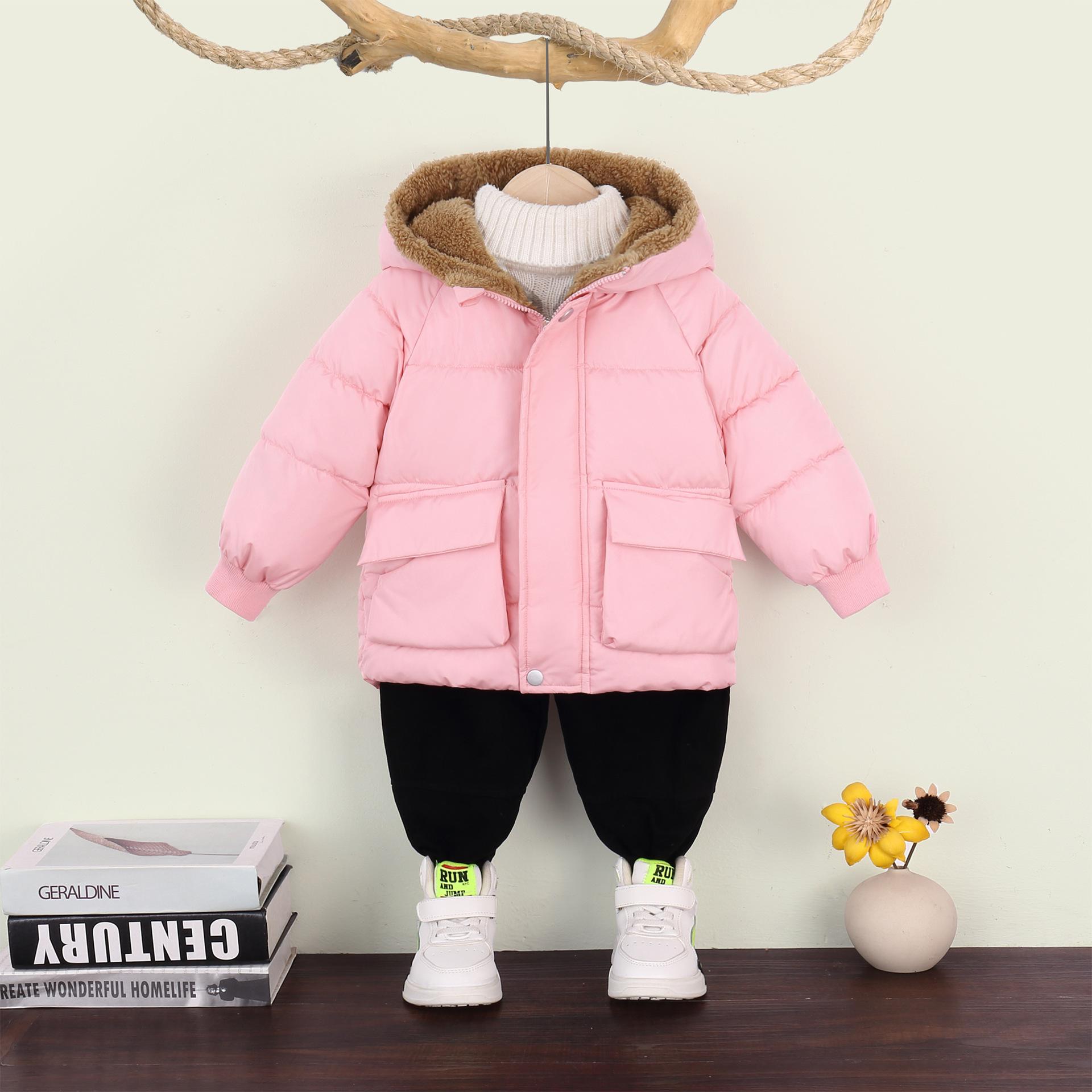 

Детская одежда на пуху и хлопке: Толстые куртки с хлопковой набивкой для мальчиков на зиму и пуховики для девочек 130cm