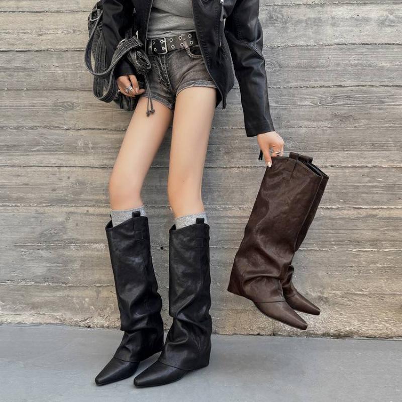 Autumn and winter women's leather boots leather large size women's boots comfortable European and American high boots new middle heel pointed Martin 