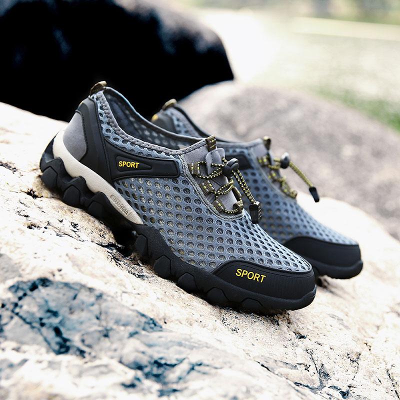 Men Outdoor Breathable Mesh Shoes Waterproof and Anti Slip Hiking Shoes Lightweight and Comfortable Sports Shoes Flip Flops Men