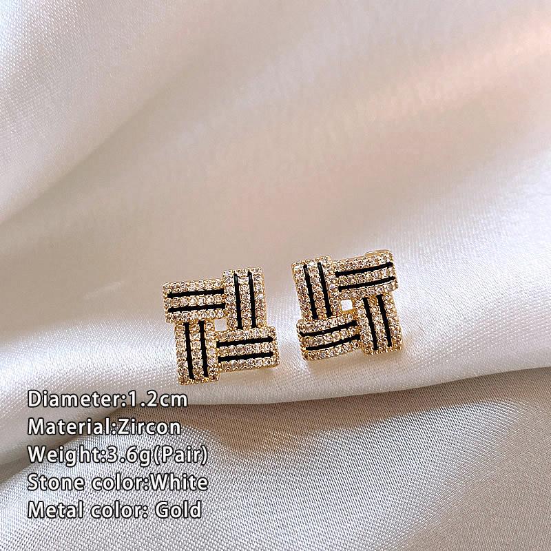

Design High-end Feel Micro Inlaid Zircon Geometric Black Lines Stud Earrings Retro Light Luxury Jewelry For Women s Accessories