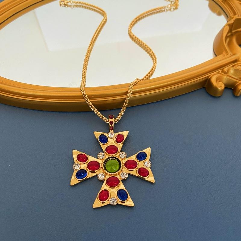 

Сяосянфэн Цветная Инкрустация Глазурованными Драгоценными Камнями Древнее Золото Ретро Застежка-Лобстер Цепь Змеиная Кость Женское Ожерелье Ожерелье в Придворном Стиле 18K