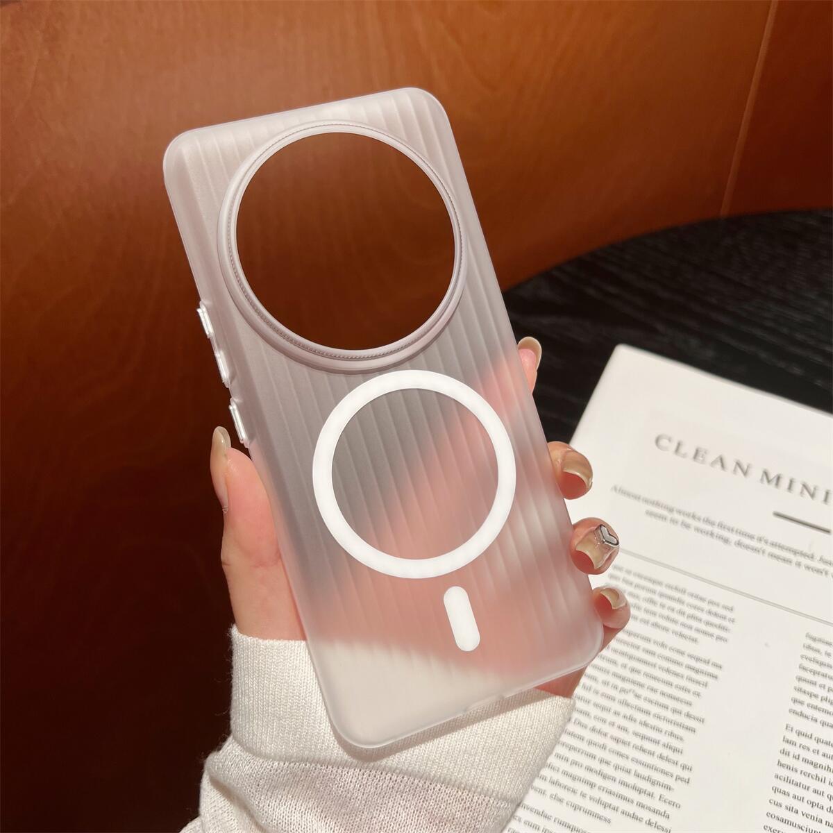 

Сверхпрозрачный чехол для мобильного телефона Xiaomi 14 с вертикальной магнитной зарядкой и жесткий чехол для Redmi K70 в матово-красном цвете. Xiaomi 14 Pro